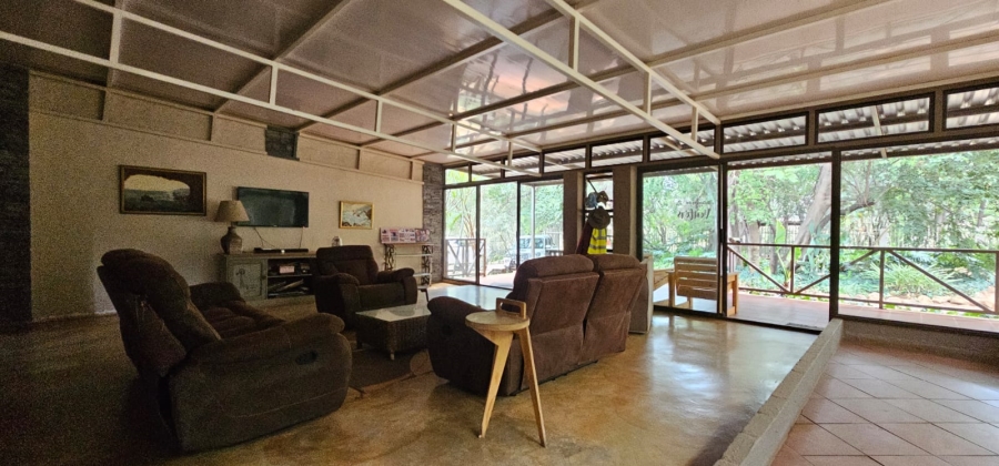 5 Bedroom Property for Sale in Mooinooi North West